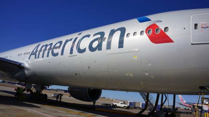 Hallan 12 kilos de cocaÃ­na en aviÃ³n de American Airlines