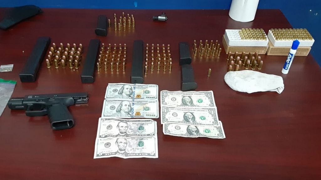  Ocupan arma, municiones y marihuana durante allanamiento en Fajardo 