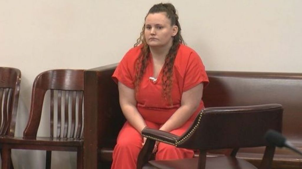  Veinte a&ntilde;os de c&aacute;rcel para exni&ntilde;era que qued&oacute; embarazada del ni&ntilde;o que cuidaba 