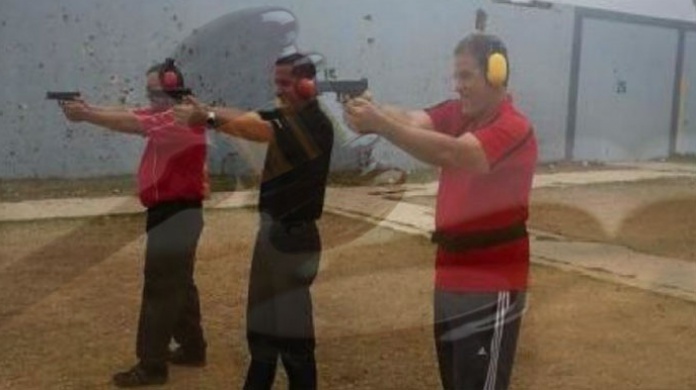 Radicaran cargos criminales a dos alcaldes populares por disparar armas de fuego ilegalmente 