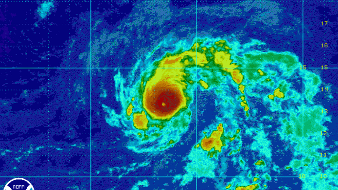 HuracÃ¡n Danny continÃºa su ruta hacia el Caribe...