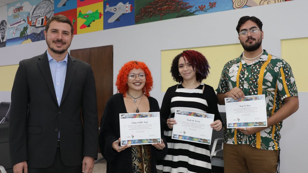  Puertos y Escuela de Artes Plásticas y Diseño inauguran murales en aeropuerto de Isla Grande 