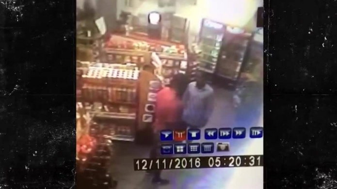 Video: Ex luchador de la WWE arresta asaltante en Florida