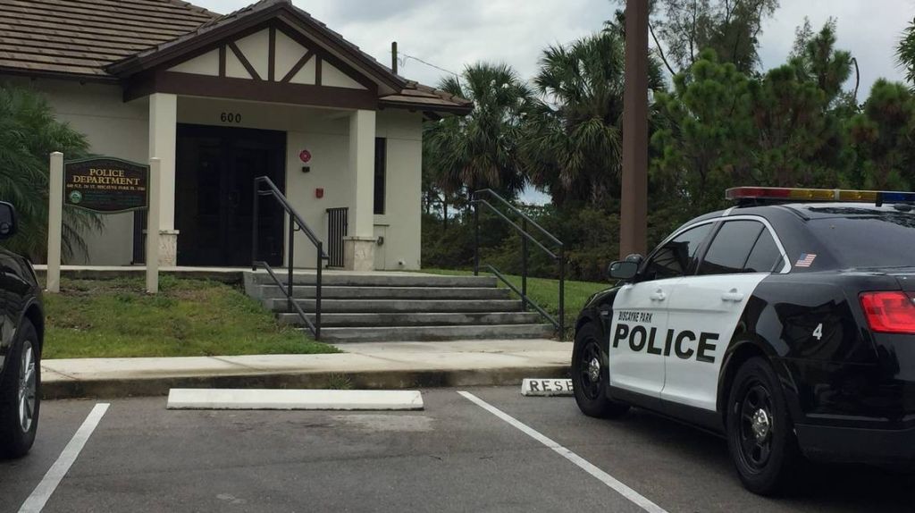  Dos ex polic&iacute;as de Florida se declaran culpables de inculpar ilegalmente a adolescente negro 