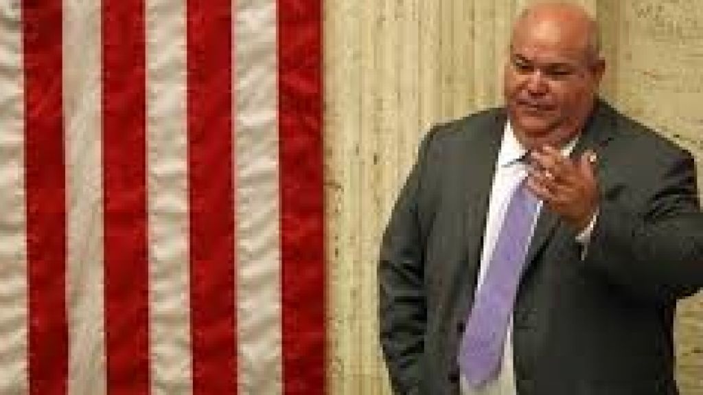  &ldquo;Johnny&rdquo; M&eacute;ndez con apoyo de representantes para no bajar pensiones ni eliminar Bono de Navidad 