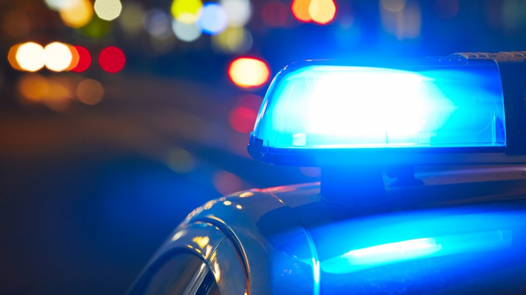  Hombre recibe un tiro en un brazo frente a cancha de baloncesto en Vega Alta 