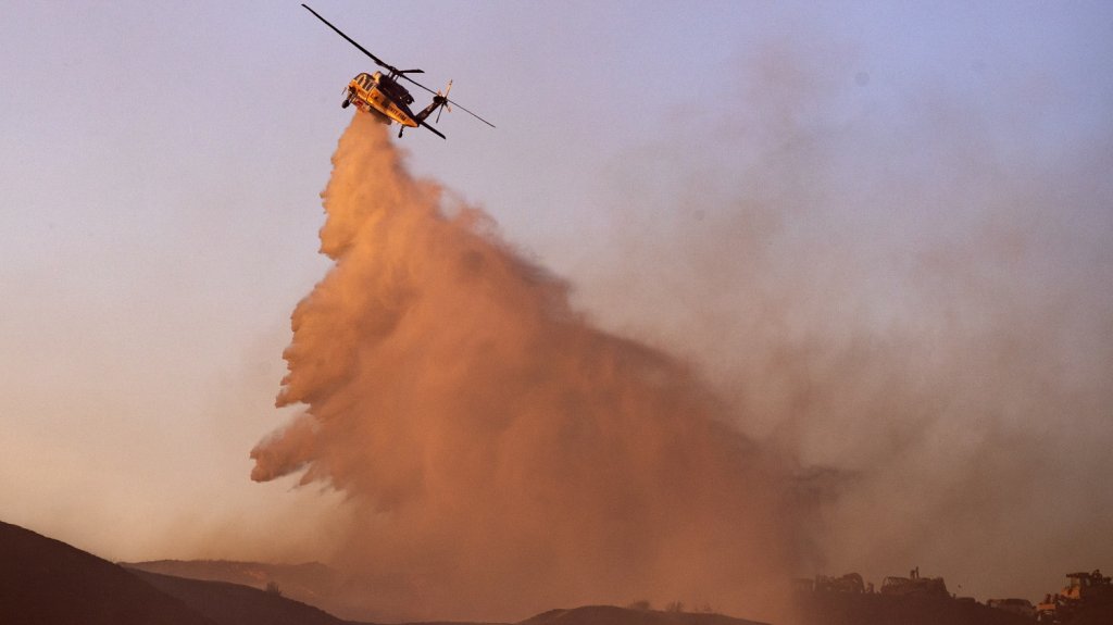  M&aacute;s de 400 personas fueron evacuadas por los incendios en California 