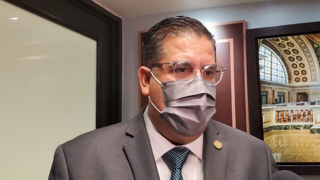  &ldquo;Preg&uacute;ntenle a los maestros si eliminamos la erudita con eso se paga su retiro y su salario&rdquo;, dice presidente cameral 