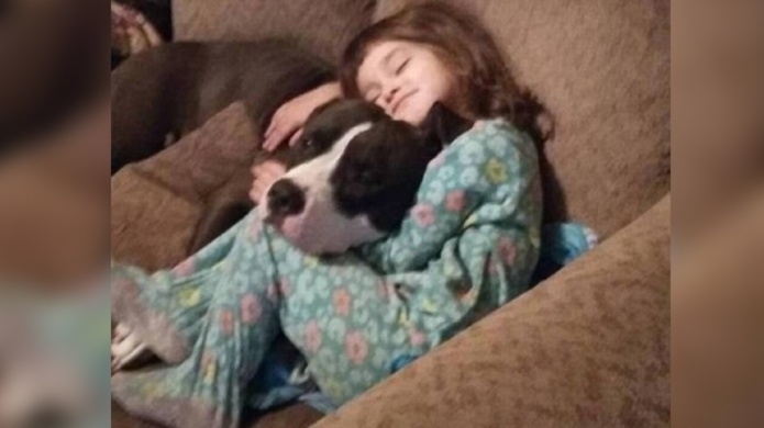 NiÃ±a de Florida se dispara por accidente cuando buscaba caramelos en el bolso de su abuela