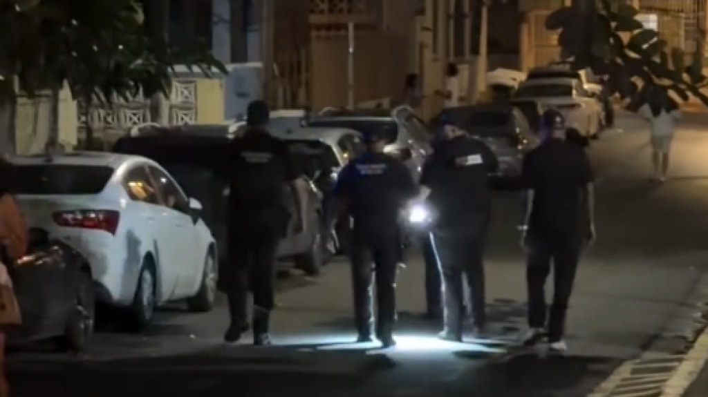  Video: Deambulante en Santurce dice que lo asaltaron y le robaron 2 mil d&oacute;lares 