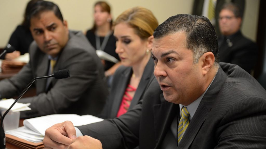  Materiales para reenergizar la Isla llegan bajo el conttrol de USACE, surge de vista legislativa 