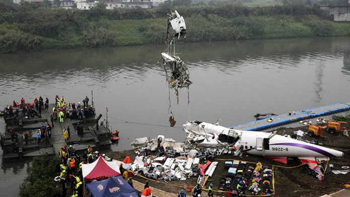 Cajas negras del aviÃ³n de TransAsia: El piloto apagÃ³ uno de los motores antes del siniestro