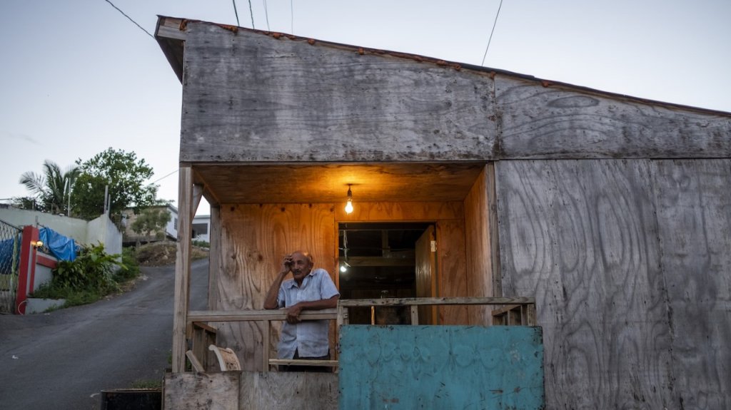  Alcaldes exigen los m&aacute;s de $25 mil millones asignados por FEMA 