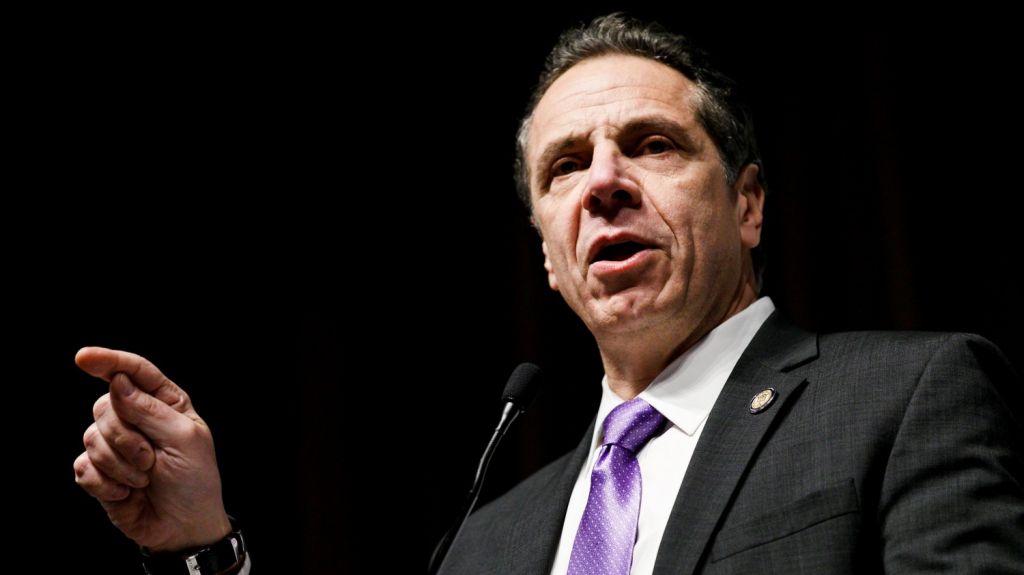  Gobernador de Nueva York cuestiona uso de redes sociales en el debate pol&iacute;tico 