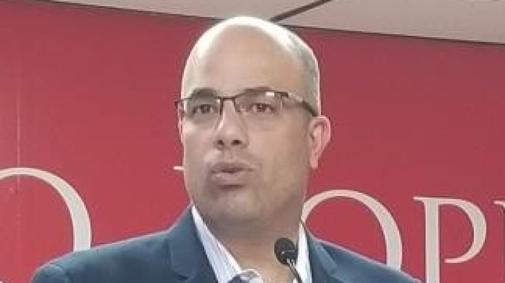  Ferrer critica sueldazos de funcionarios del gobierno 