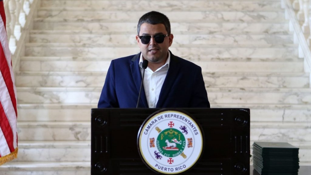  Federales arrestan al representante N&eacute;stor Alonso 