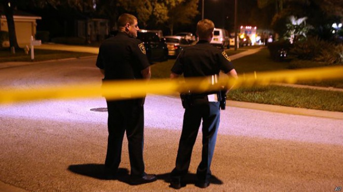 Muere niÃ±o al dispararse pistola que su padre escondÃ­a en el carro