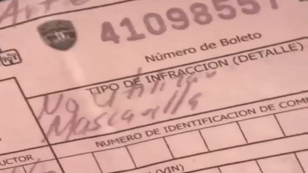  Boricua publica video asegurando que la policía le dio una multa por no usar mascarilla 