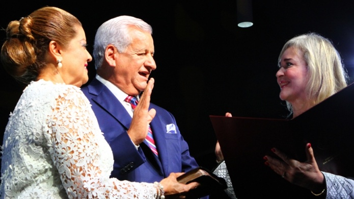 O`NEILL JURA PARA UN SÃPTIMO TÃRMINO COMO ALCALDE DE GUAYNABO