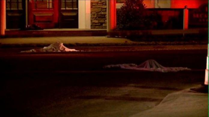 Un estadounidense decapita a una mujer en Nueva York y muere arrollado por un tren