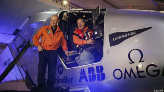 AviÃ³n solar que da la vuelta al mundo completa primera escala
