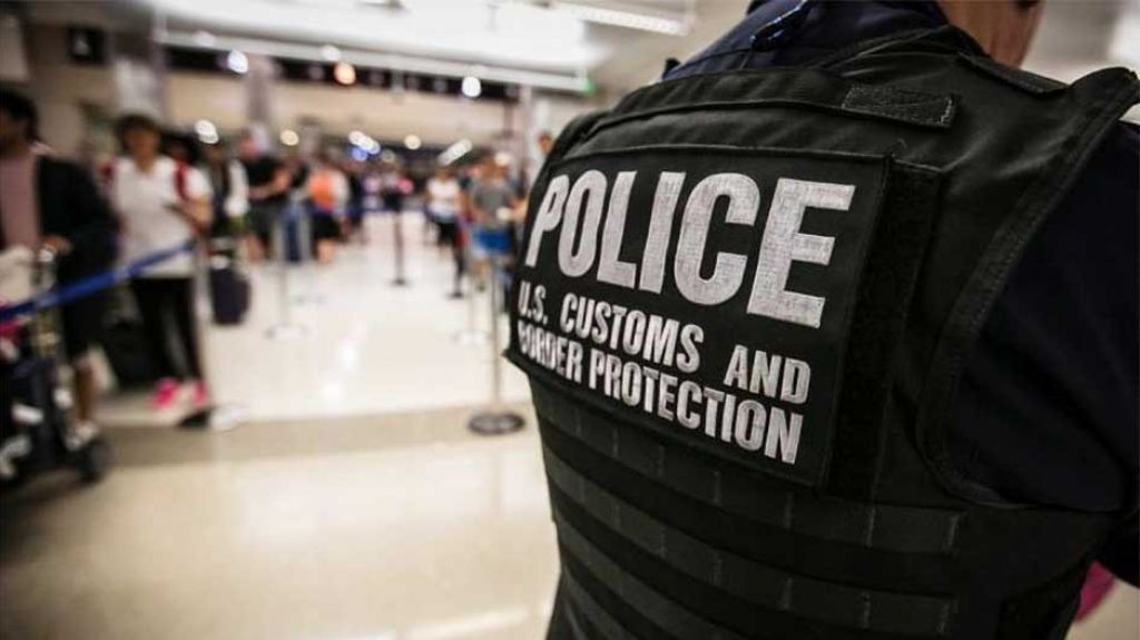  Federales arrestan hombre que lleg&oacute; de Panam&aacute; a PR y era buscado por las autoridades estatales 