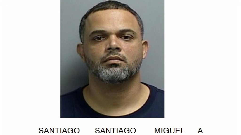  Video: Le dieron una pu&ntilde;alada durante una discusi&oacute;n en Juana Diaz mat&oacute; al que lo apu&ntilde;alo y termino arrestado 