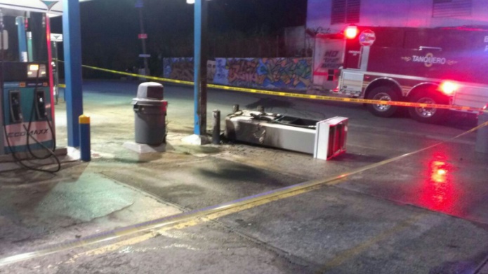 BOMBEROS EVITAN INCENDIO DE GRANDES PROPORCIONES EN GASOLINERA  