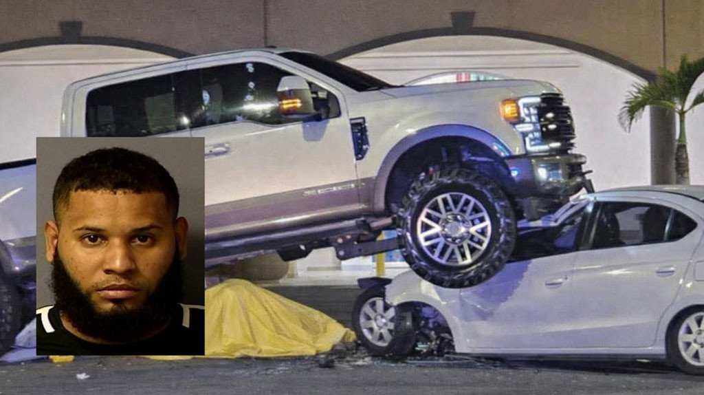  Video: Identifican a hombre asesinado en el estacionamiento de supermercado en Naguabo 