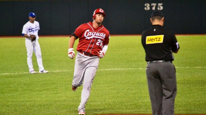 Cangrejeros ganan en entradas extras partido inaugural de la Liga Profesional