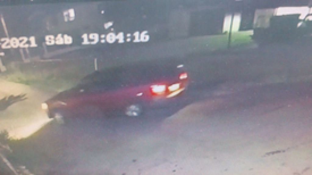  Polic&iacute;a publica video de auto que impact&oacute; peat&oacute;n en Vega Alta 