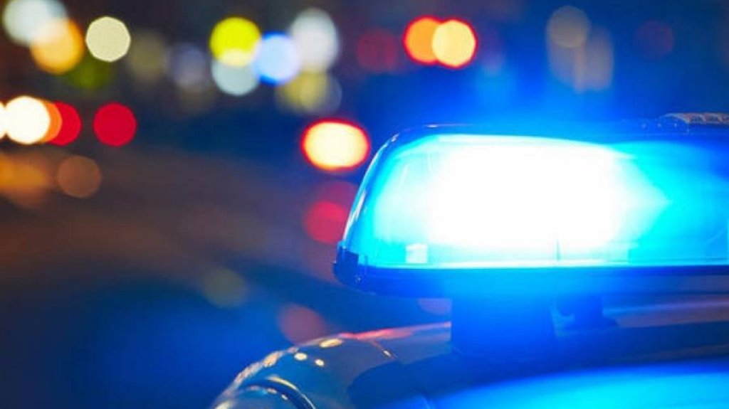  Reportan incendio de dos autos frente a residencial en Ponce 