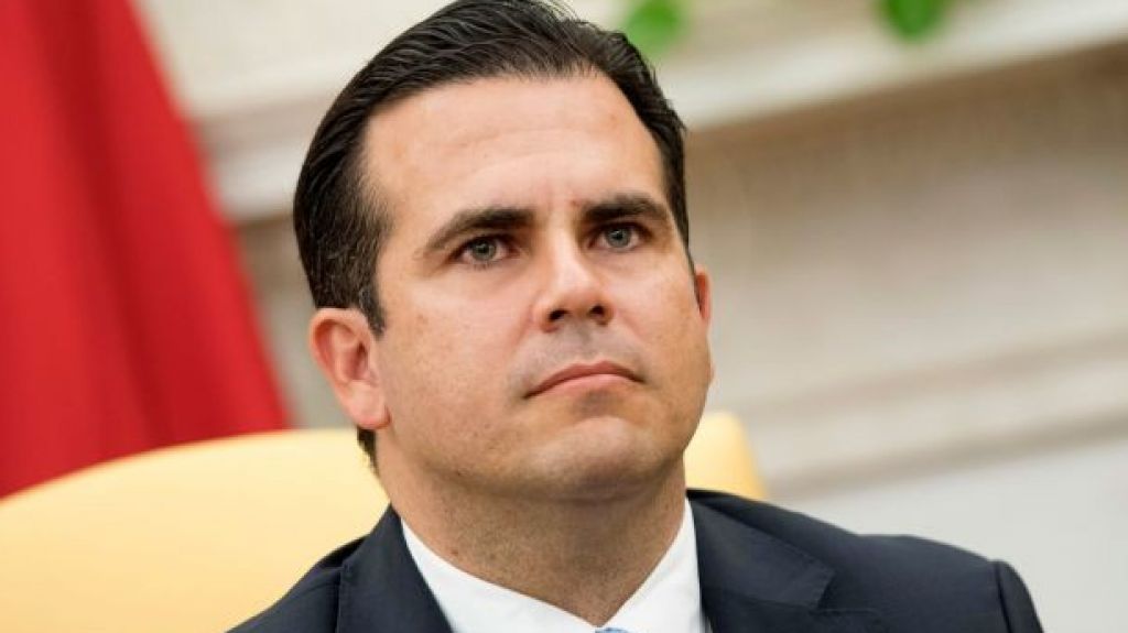  Aparece el gobernador y dice &ldquo;El pueblo est&aacute; hablando y me toca escuchar&rdquo; 