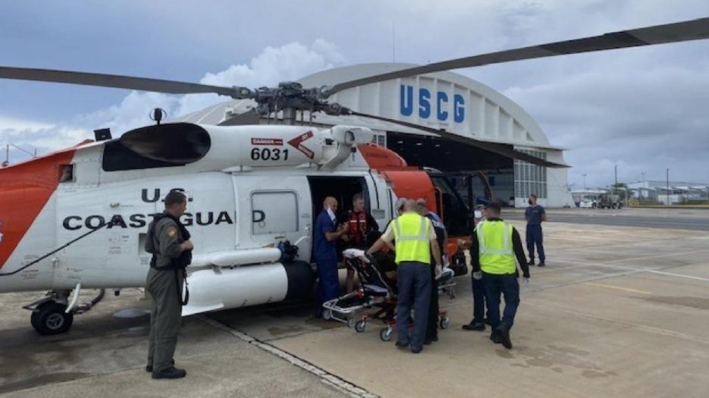  Ba&ntilde;ista que corr&iacute;a el riesgo de ahogarse en playa de Aguadilla es rescatada por la Guardia Costera 