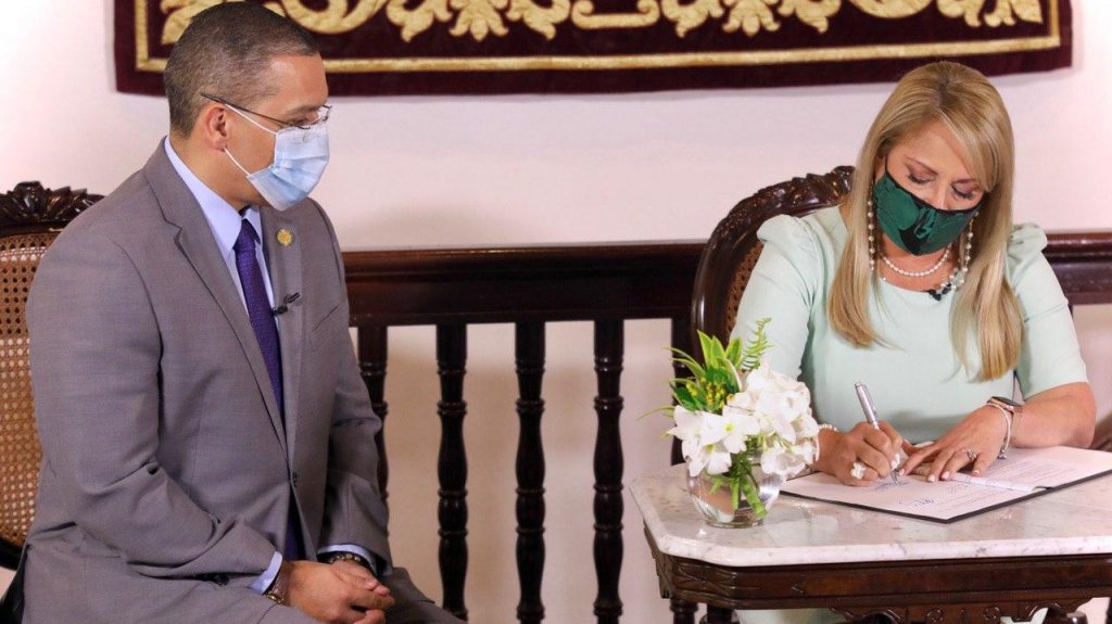  Gobernadora firma la Ley para Prohibir y Prevenir el Acoso Laboral en Puerto Rico 