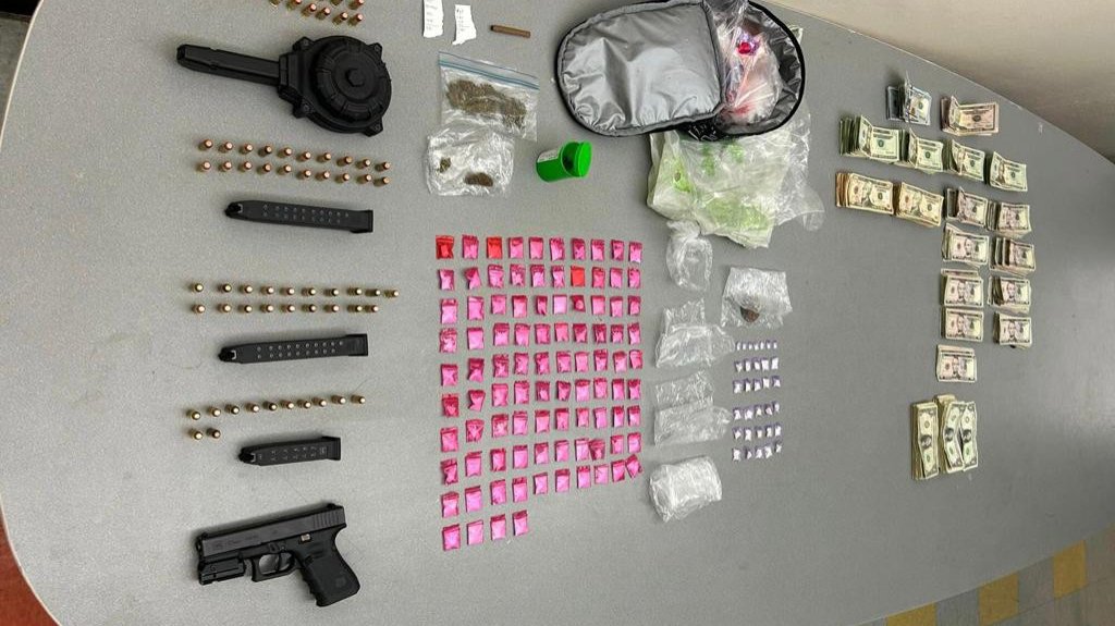  Operativo en Juana D&iacute;az culmina con arresto y decomiso de armas, drogas y dinero en efectivo 