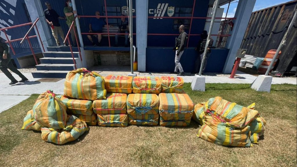  Ocupan cargamento millonario de coca&iacute;na en Humacao 