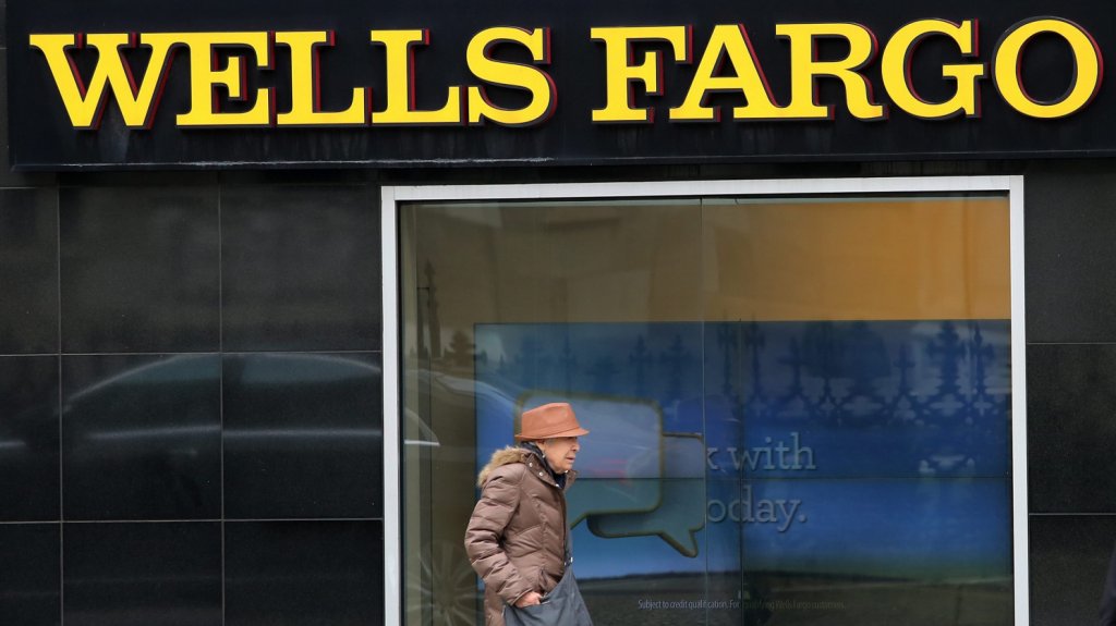  Wells Fargo despide a 100 empleados por defraudar en ayudas a la COVID-19 