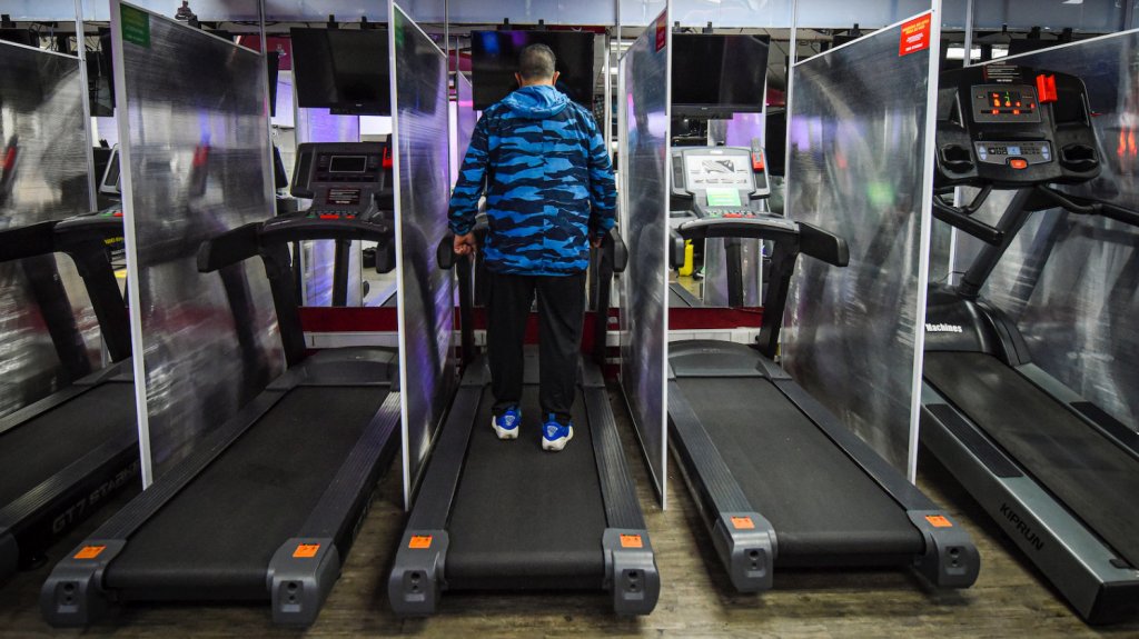  Demandan a la Gobernadora por ordenar el cierre de los gimnasios 