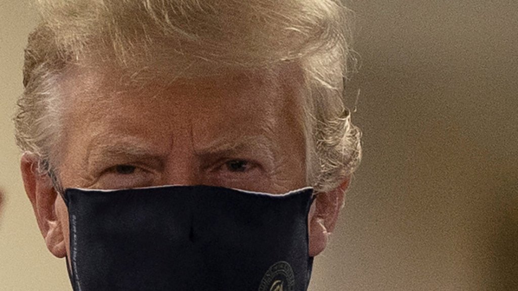  Trump afirma que usar m&aacute;scaras faciales es una acci&oacute;n &ldquo;patri&oacute;tica&ldquo; durante la pandemia 
