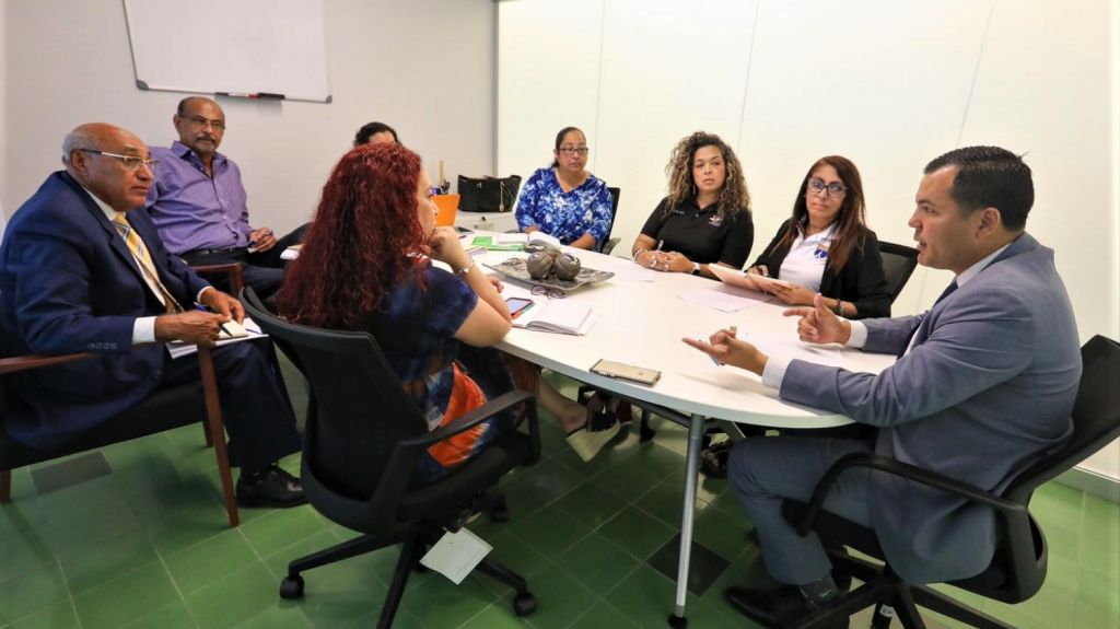  Gremios magisteriales piden intervenci&oacute;n del senador Roque Gracia por la situaci&oacute;n de las escuelas 