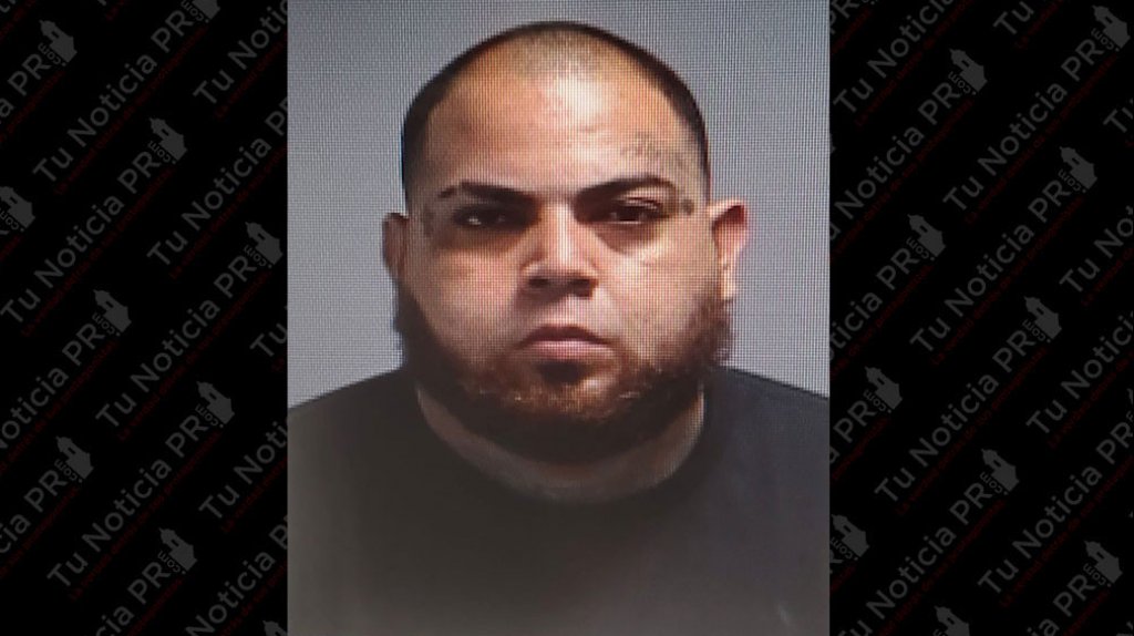  Con grillete hombre arrestado con armas largas en Ponce 