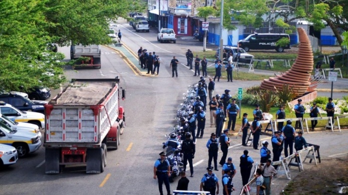 Aseguran  que de La Fortaleza presionan policÃ­as para que contra su voluntad escolten camiones con cenizas de carbÃ³n