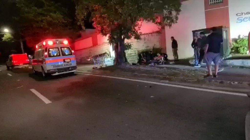  Video: Dos heridos en accidente de motora en Trujillo Alto esta noche 