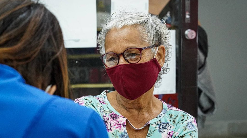  A la vanguardia la Farmacia Caridad en la vacunaci&oacute;n 