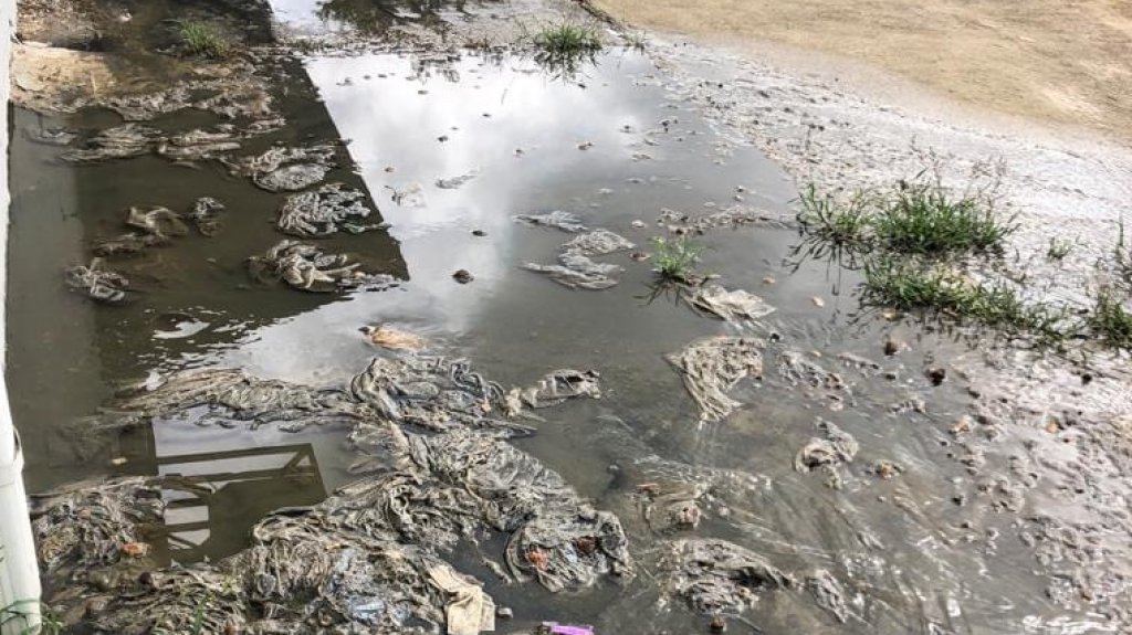  Denuncian que aguas residuales afectan instalaciones municipales en Naranjito 