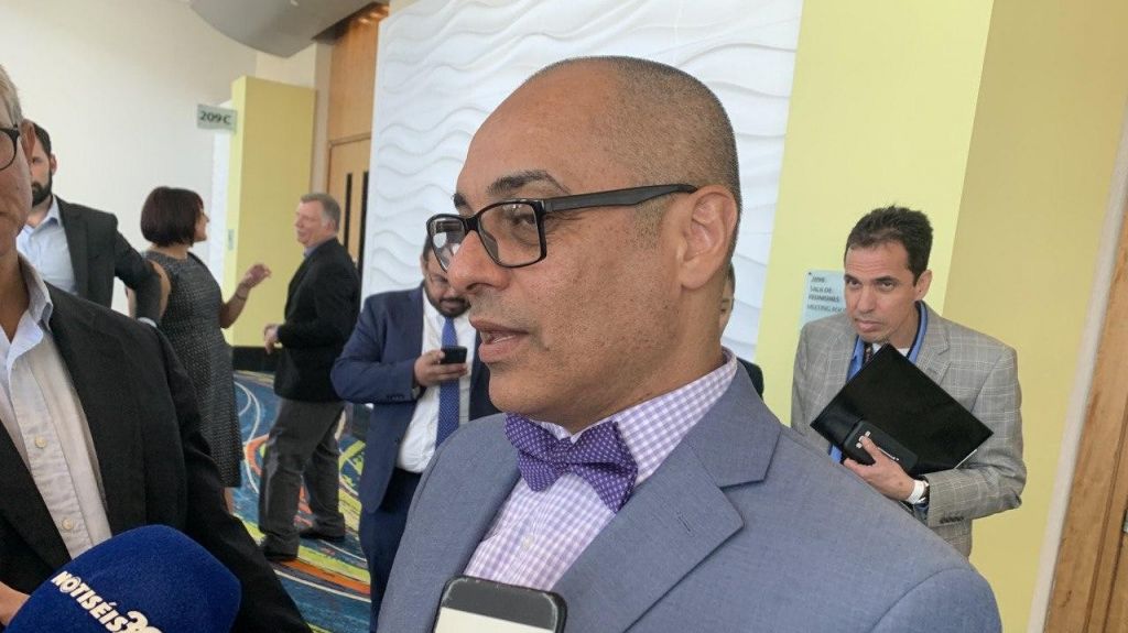  Investigan maestro de San Juan que supuestamente ense&ntilde;&oacute; sus genitales v&iacute;a WhatsApp 