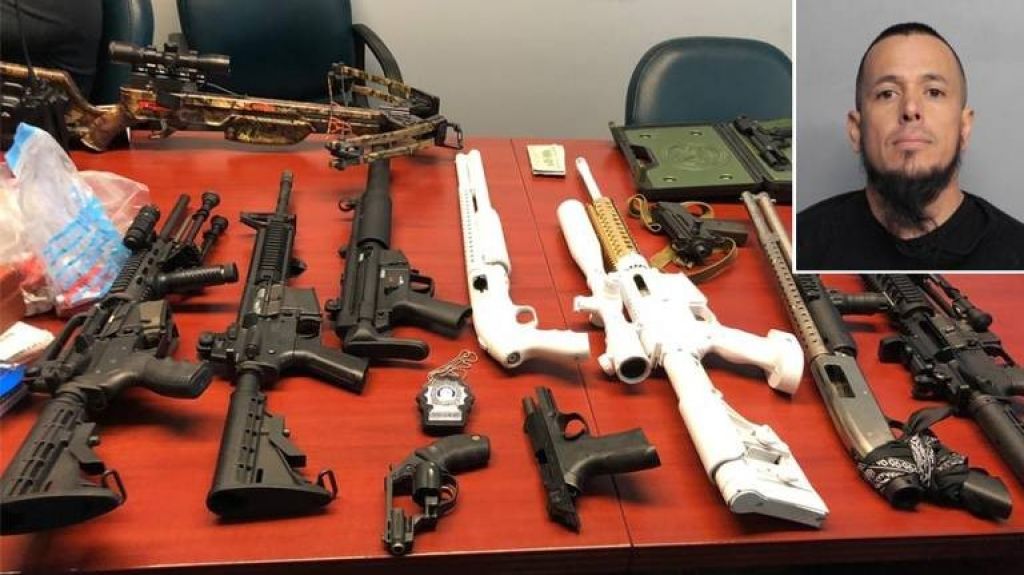  Video: Amenaza con "matar a todos" en Miami Beach. En su casa ten&iacute;a tremendo arsenal 