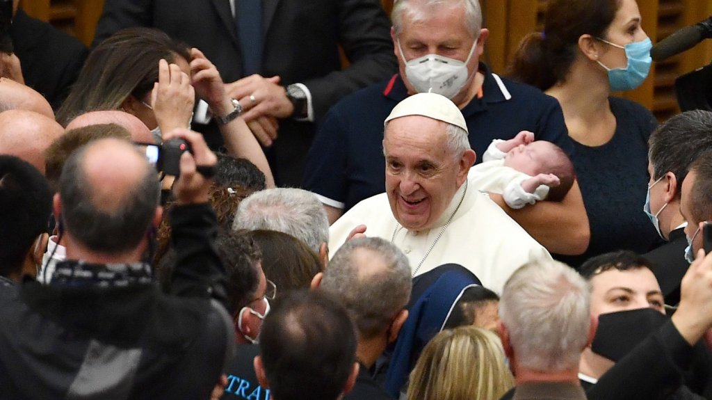  Francisco y sus colaboradores, sin mascarilla a pesar de la obligatoriedad 