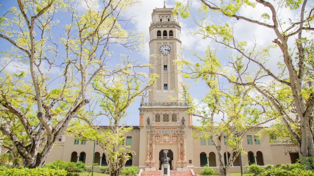  UPR logra acreditaci&oacute;n de toda su oferta acad&eacute;mica a distancia 